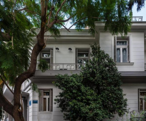 1930's Athenian House by YHA